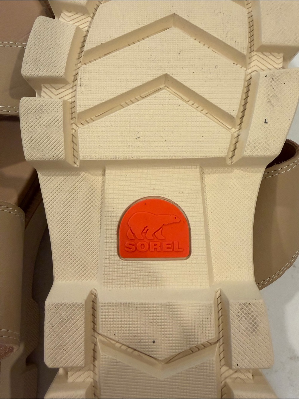 SOREL Beige Leather Platform Sandals with Gold Buckle - Picture 3 of 3